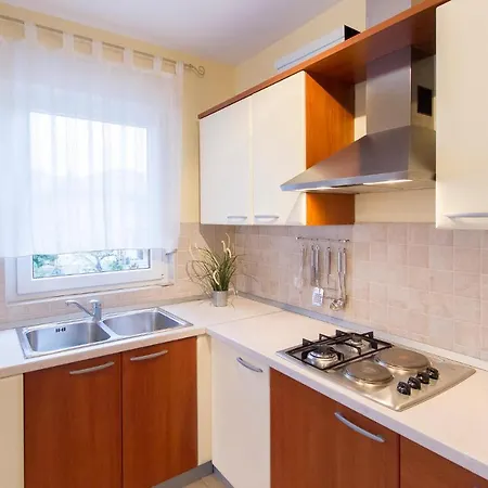 Holiday home Beautiful In Palit With 4 Bedrooms And Wifi