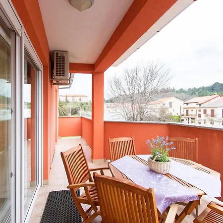 Beautiful In Palit With 4 Bedrooms And Wifi *